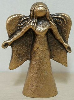 Engel / Beschermengel brons handwerk staand  beeldje 7½  cm.