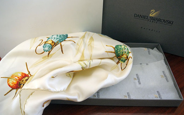 Swarovski Daniel Swarovski Paradise zijden   sjaal  "Insecten & vlinders " wit