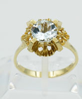 gouden ring met edelsteen ronde  aquamarijn in brillant slijpsel
