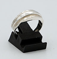 Zilveren ring modern mat / glimmend bandmodel